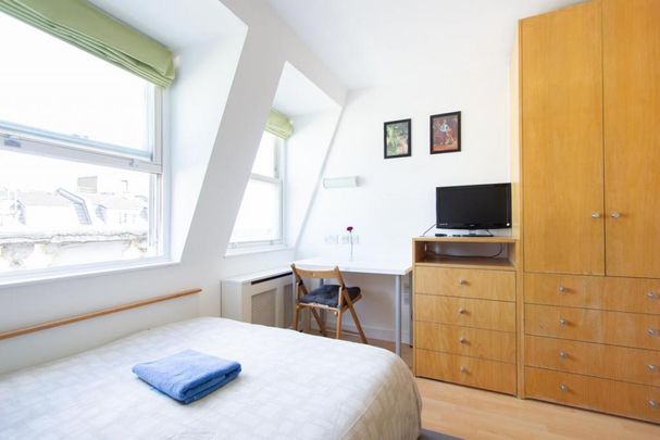 Studio to rent - Photo 1