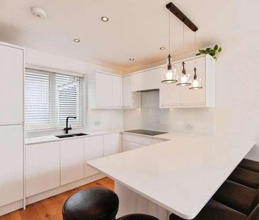 Oliver Court, Crown Road, Weston, Bath, Somerset, BA1 - Photo 4