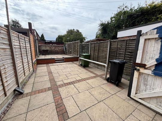 66 Derby Road - 4 Huge Doubles & Student TriangleLoughborough - Photo 1