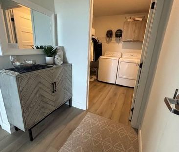 ✨ 3 ½ moderne, dernier étage, très lumineux – Wi-Fi & stationnement... - Photo 1