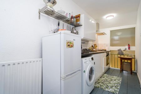 1 bedroom flat to rent - Photo 2