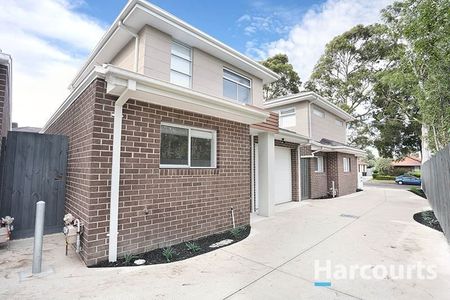Executive Two Plus Study Modern Townhouse - Photo 3