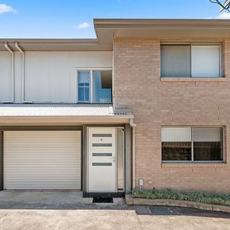 Modern design, spacious, and air-conditioned. - Photo 4