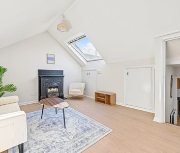 1 Bed Penthouse, Birkbeck Avenue, W3 - Photo 3