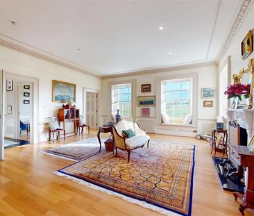 3 bedroom character property to rent - Photo 1