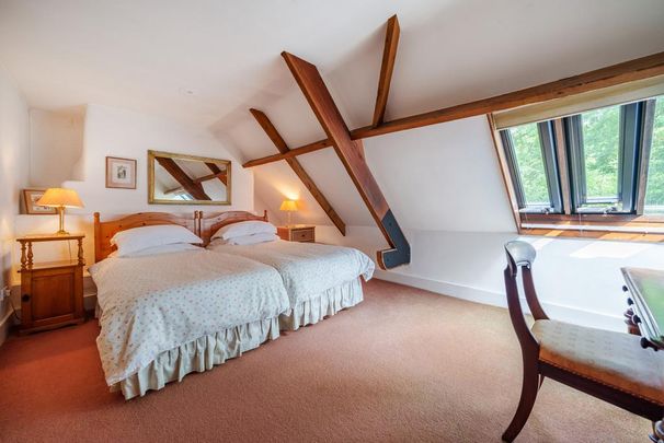 3 bedroom barn conversion to rent - Photo 1