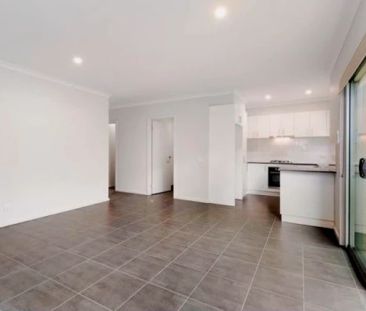 3 Bed, 2 Bath - Photo 4