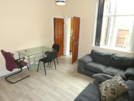 3 bedroom terraced house to rent - Photo 1