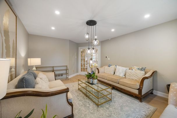 For Lease - 5 Waverley Crescent, Richmond Hill, Ontario - Photo 1