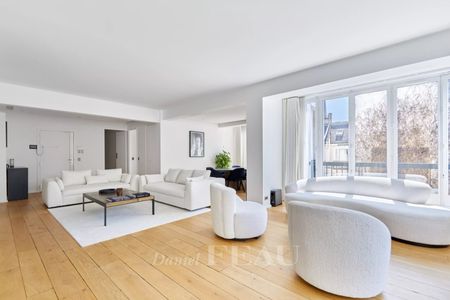 Tout savoir sur cet appartement dans le quartier Triangle d'Or, à Paris 8ème - Photo 3