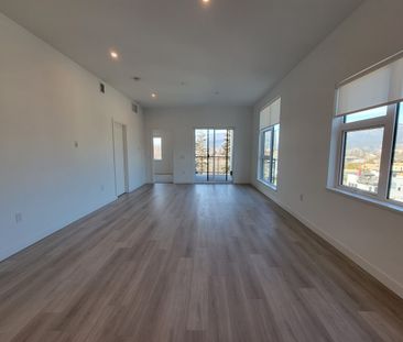 Downtown 2nd Floor Luxury 2 Bdrm * Pets - Photo 3