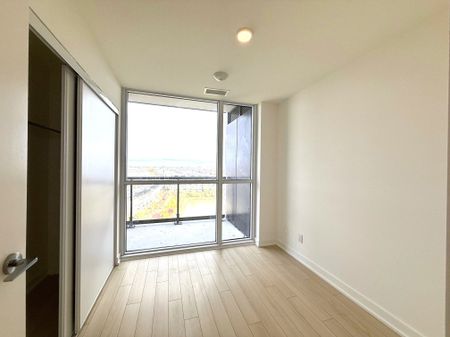 For Lease - 3071 Trafalgar Road Unit# 1003, Oakville, Ontario - Photo 3