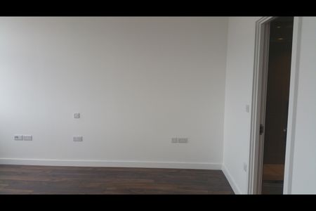 Studio Flat, Imperial Drive, HA2 - Photo 2