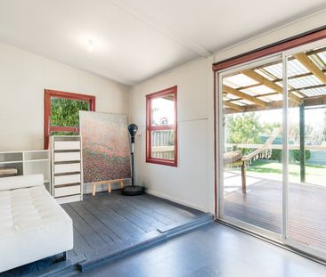 TWO BEDROOM HOME IN GEELONG WEST - Photo 6