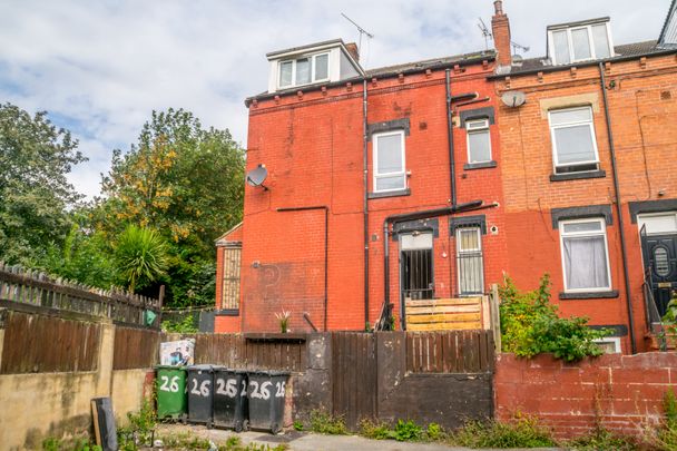 GROUND FLOOR FLAT 26 BELVEDERE AVENUE BEESTON LEEDS LS11 - Photo 1