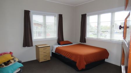 Spacious 3-Bedroom Home - Photo 3