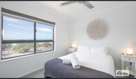 Beachfront 2-Bed Apartment with Stunning Ocean Views - Photo 5