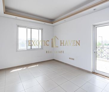 Spacious Plot | Contemporary | Well Maintained - Photo 2