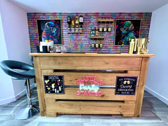 6 Bed End Terrace, Empress Road, L7 - Photo 1