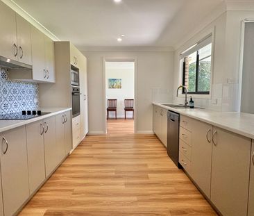 DELIGHTFUL FAMILY HOME - Photo 6