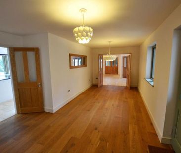 4 bedroom detached house to rent - Photo 2