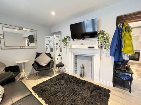 2 bedroom end of terrace house to rent - Photo 2