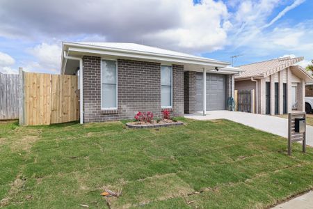 BRAND NEW KIRKWOOD HOME - READY TO MOVE IN! - Photo 2