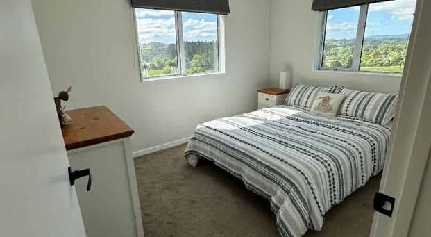 Charming 2-Bedroom home in Taupaki - Photo 1