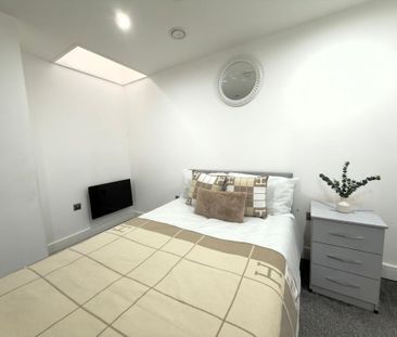 1 bedroom in a flat share to rent - Photo 4