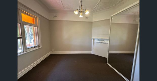 Spacious Federation Charm with Big Backyard & Workshop Discover the perfect blend of traditional character and family-sized space. - Photo 1