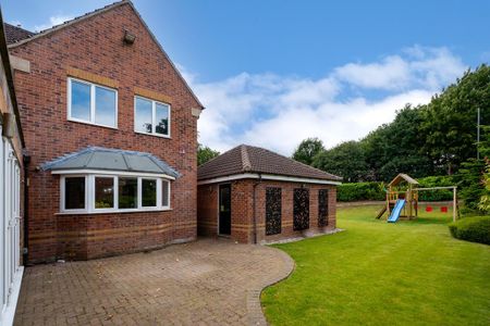 4 bedroom detached house to rent - Photo 2