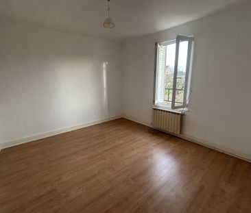 Location Maison 5 pièces 106m² LE BREUIL 71670 - Photo 4