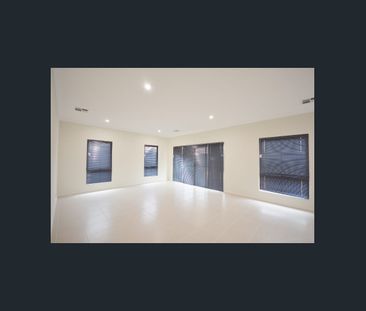 GREAT SIZED THREE BEDROOM HOME!! - Photo 2