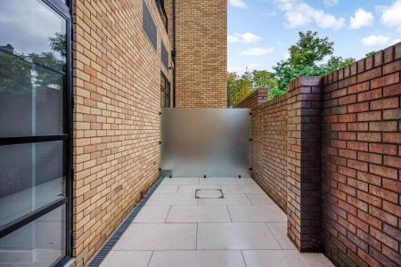 2 Bedroom Apartment To Let - Photo 5