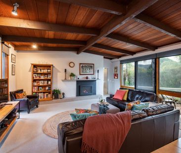 Beautiful Family Home With Pool! - Photo 3