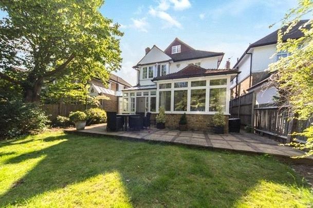 5 bedroom detached house to rent - Photo 1