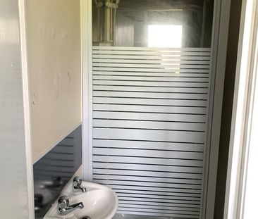 Studio Flat, Cambrian Terrace, LS11 - Photo 4