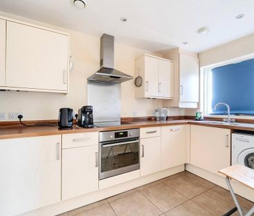 2 bedroom apartment to rent - Photo 6