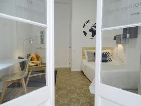 Carrer Gran de Gràcia, Barcelona, Catalonia 08012 - Photo 4