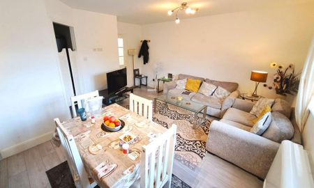 1 bedroom ground floor flat to rent - Photo 2
