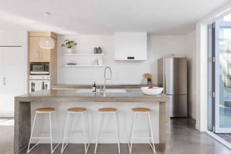 Spacious Family Home - Papamoa - Photo 4