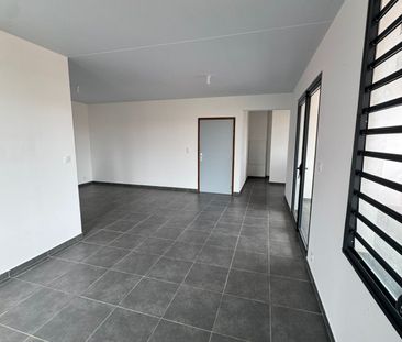 Location Appartement 3 pièces 79m² CAYENNE 97300 - Photo 5