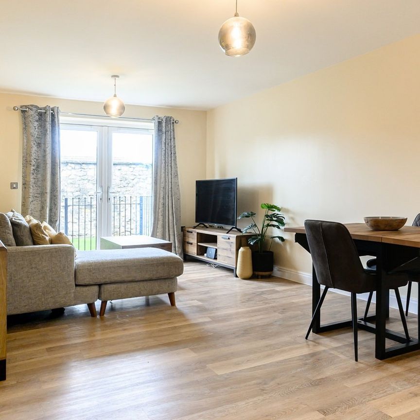 2 Bed Flat, Thornfield House, BS10 - Photo 1