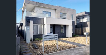 QUALITY TOWNHOUSE - Photo 2