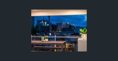 Top-Floor Apartment with City Views and close proximity to Gasworks & Newstead Precinct - Photo 5