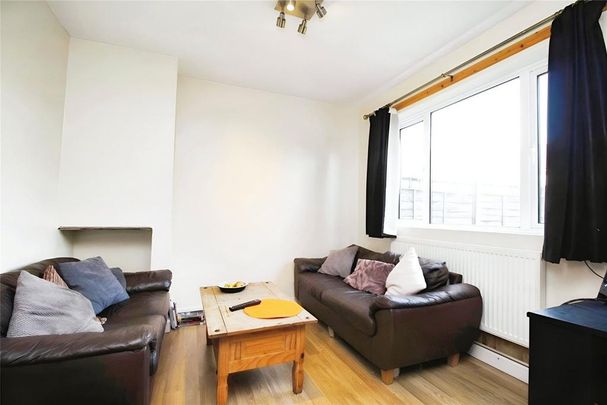 4 bedroom terraced house to rent - Photo 1