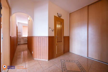 Pronájem bytu 3+1 se třemi lodžiemi v centru Šumperka - Fotografie 3