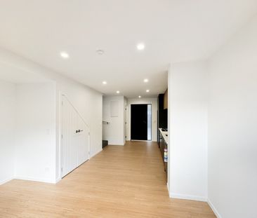 Modern living, great location in Upper Hutt - Photo 2