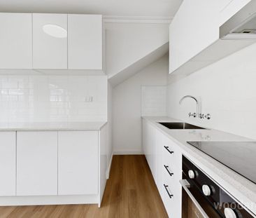 Generous Space, Garden Appeal and Essendon Convenience - Photo 5