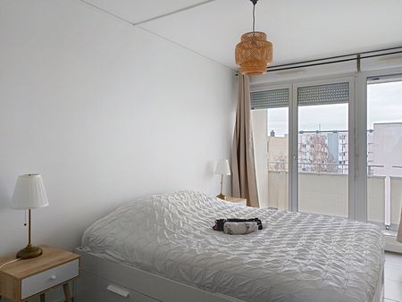Appartement à louer - REIMS RUE DESBUREAUX - Photo 5